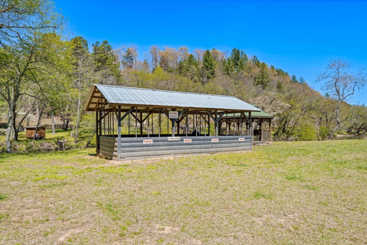 Blue Ridge Bear Bungalow Ngoại thất bức ảnh